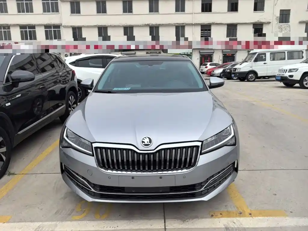 Superb Facelift TSI330 DSG Comfort