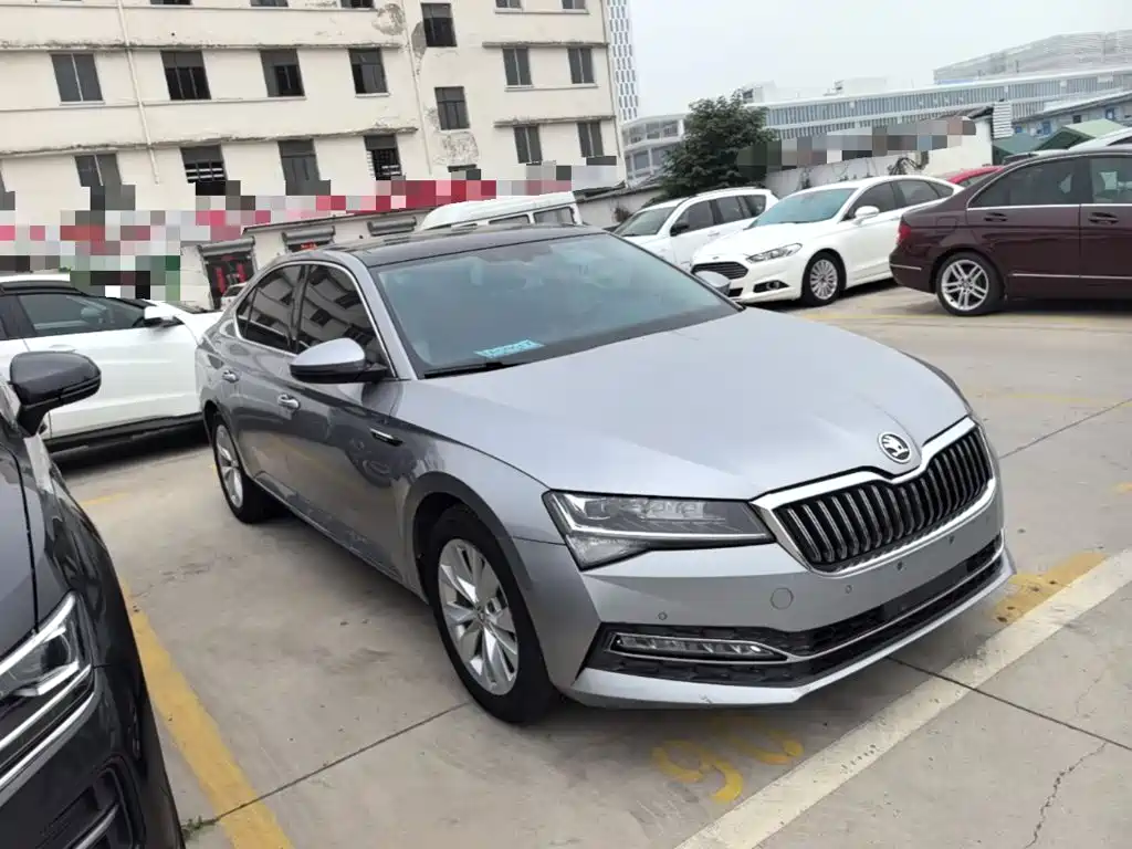 Superb Facelift TSI330 DSG Comfort