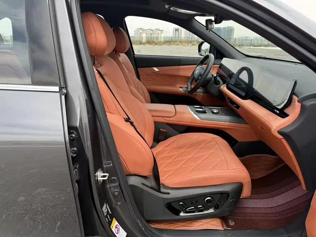Changan CS75 PLUS 4 th Gen 1.5 T New Blue Whale Smart Premium
