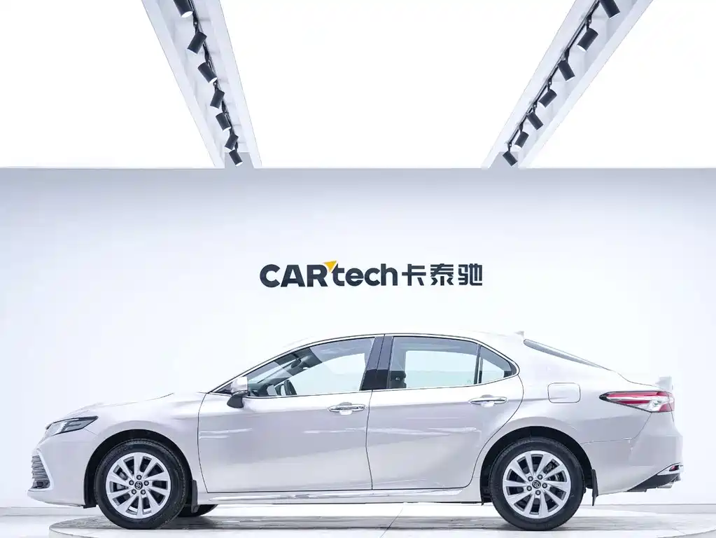 Camry 2.0 G Luxury