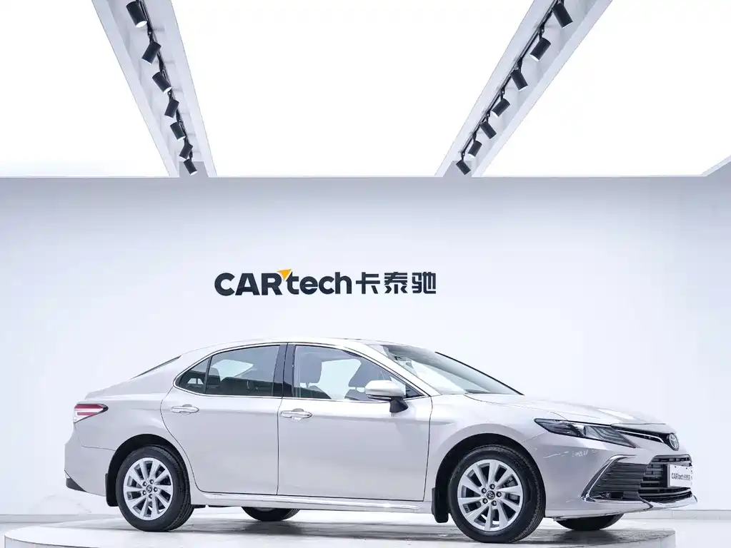 Camry 2.0 G Luxury