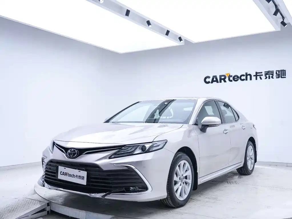 Camry 2.0 G Luxury