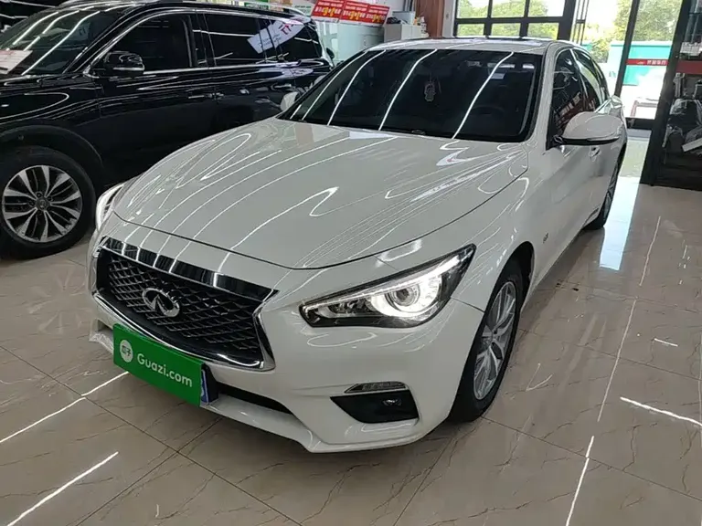 Infiniti Q50 L 2.0 T Comfort CN-V