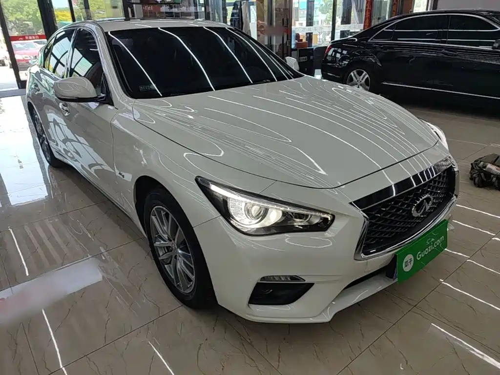 Infiniti Q50 L 2.0 T Comfort CN-V