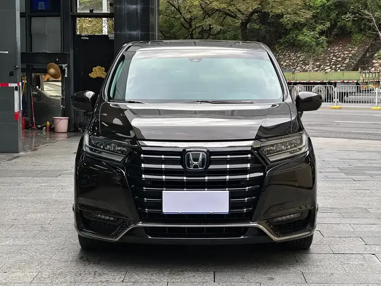 Honda Elysion 2.0 L e:HEV Luxury Early Enjoyment