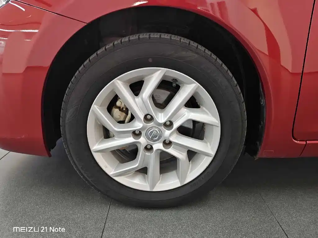 Tiida 1.6 L CVT Smart Travel