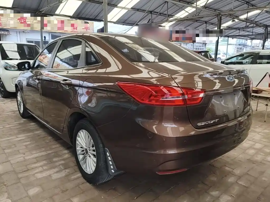 Escort Facelift 1.5 L Manual Comfort