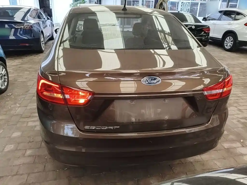 Escort Facelift 1.5 L Manual Comfort