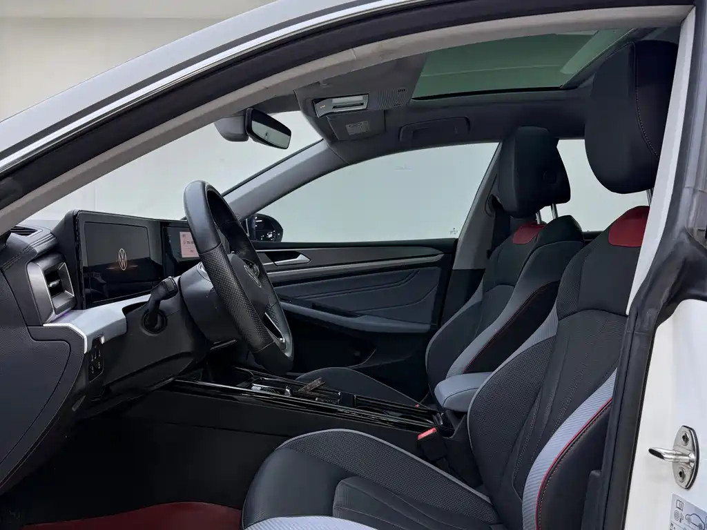 Lamando Lamando L 280 TSI DSG Super Hot Flagship