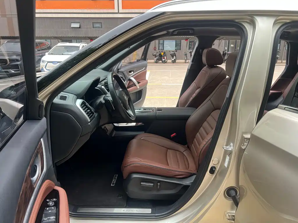 Honda UR-V 370 TURBO 4 WD Premium CN-V