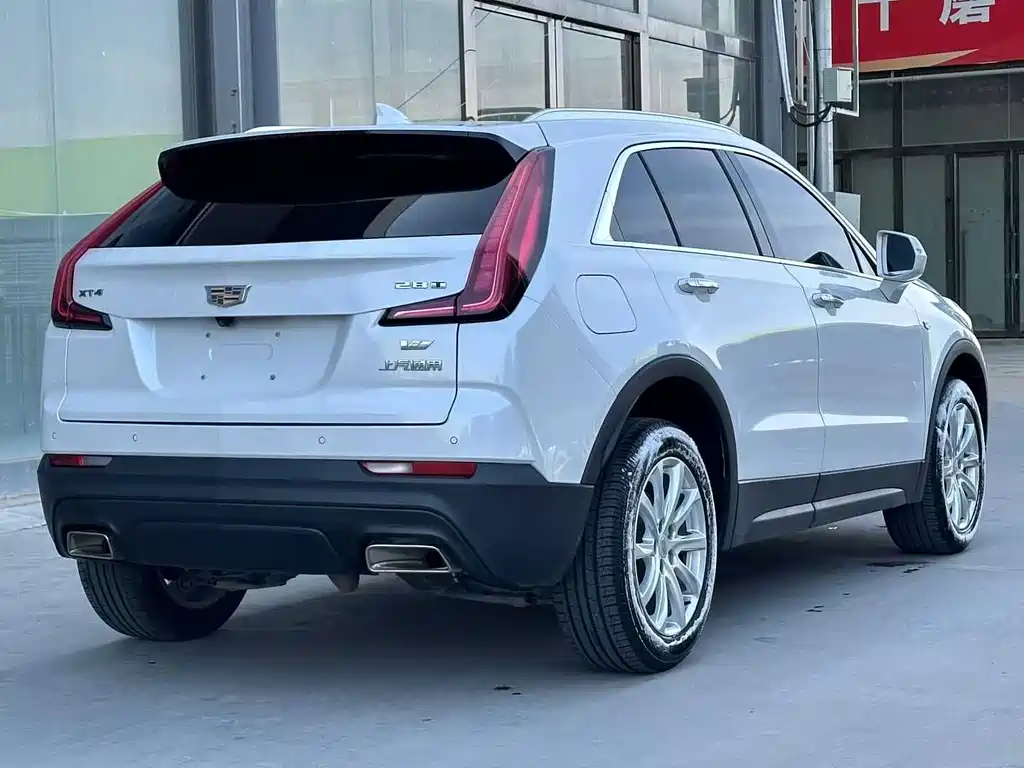 Cadillac XT4 28 T 2 WD Tech