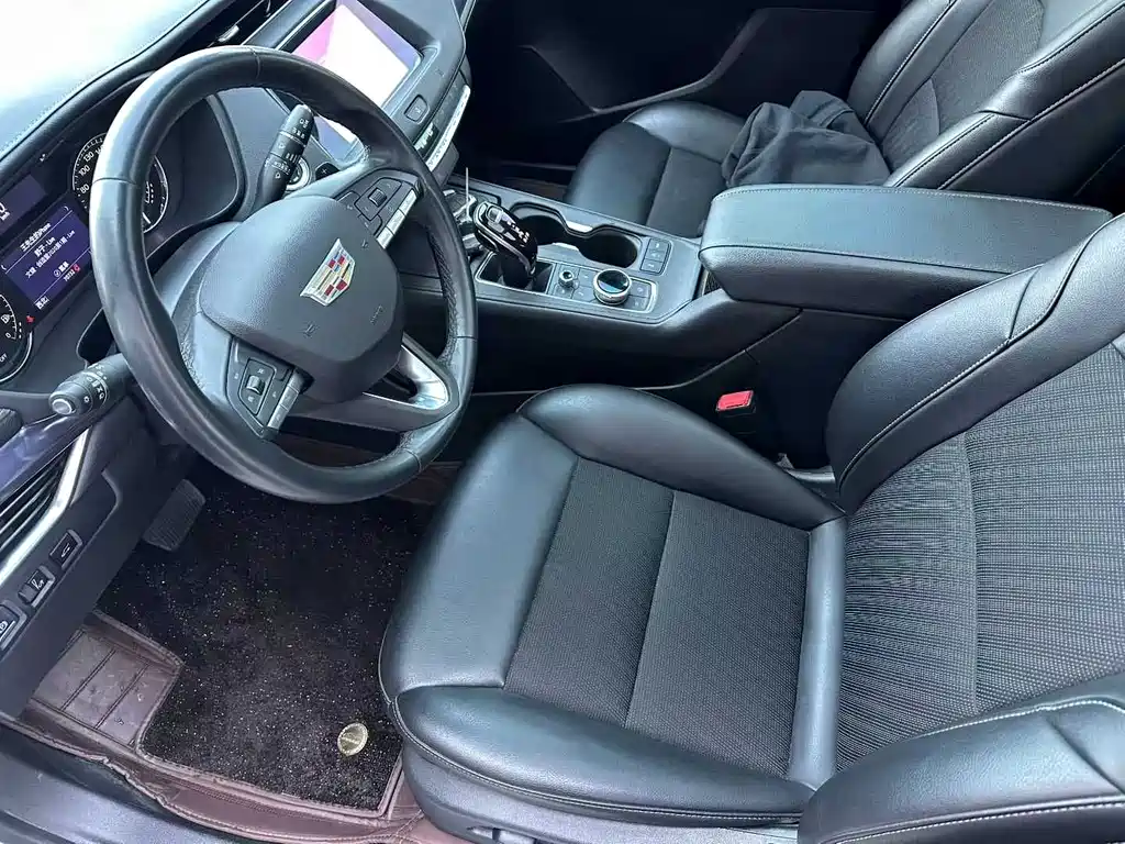 Cadillac XT4 28 T 2 WD Tech