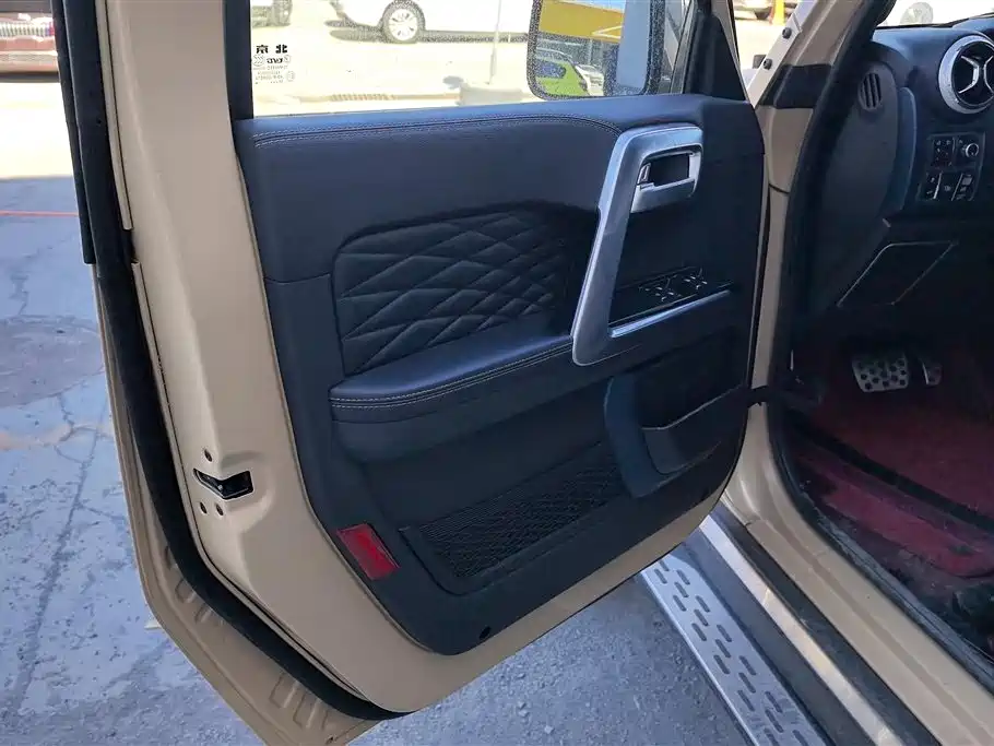 BAIC BJ40 2.0 D Auto 4 WD Blade Hero Swordsman