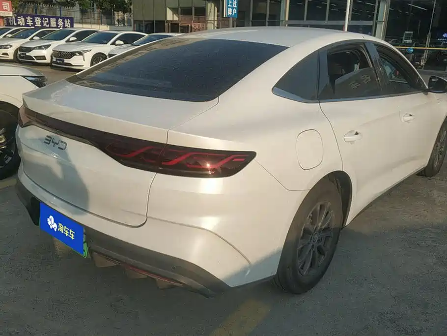 Qin L DM-i 80 KM Leading