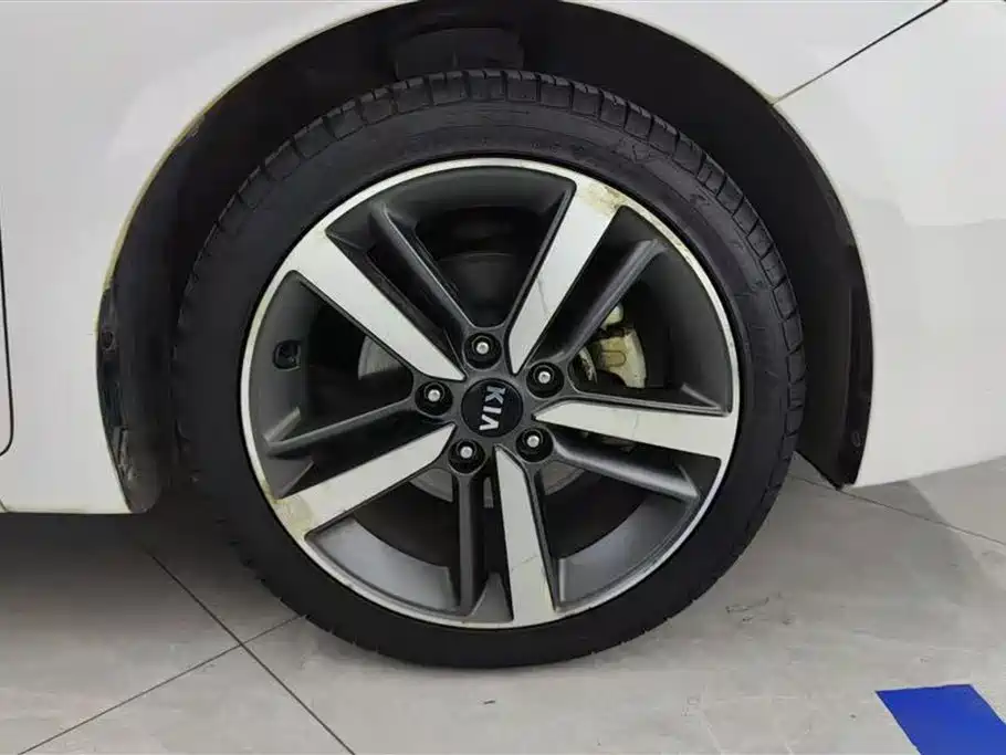 Kia K3 1.6 L Auto 15 Anniversary Special Edition GLS