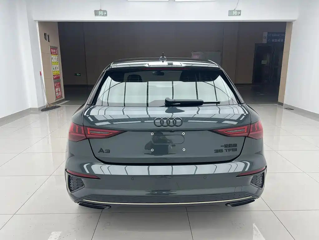 Audi A3 奥迪A3 2024款 Sportback 35 TFSI RS套件燃速型