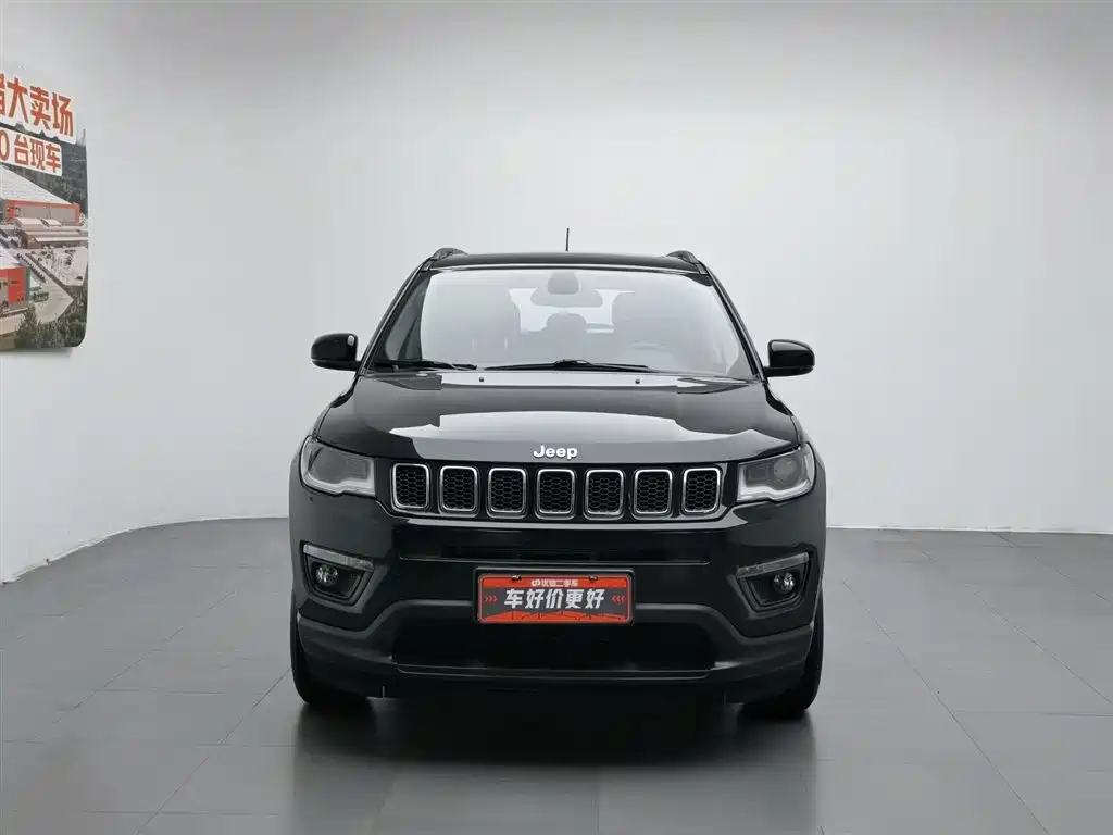 Compass 220 T Auto Home Enjoyment 4 WD