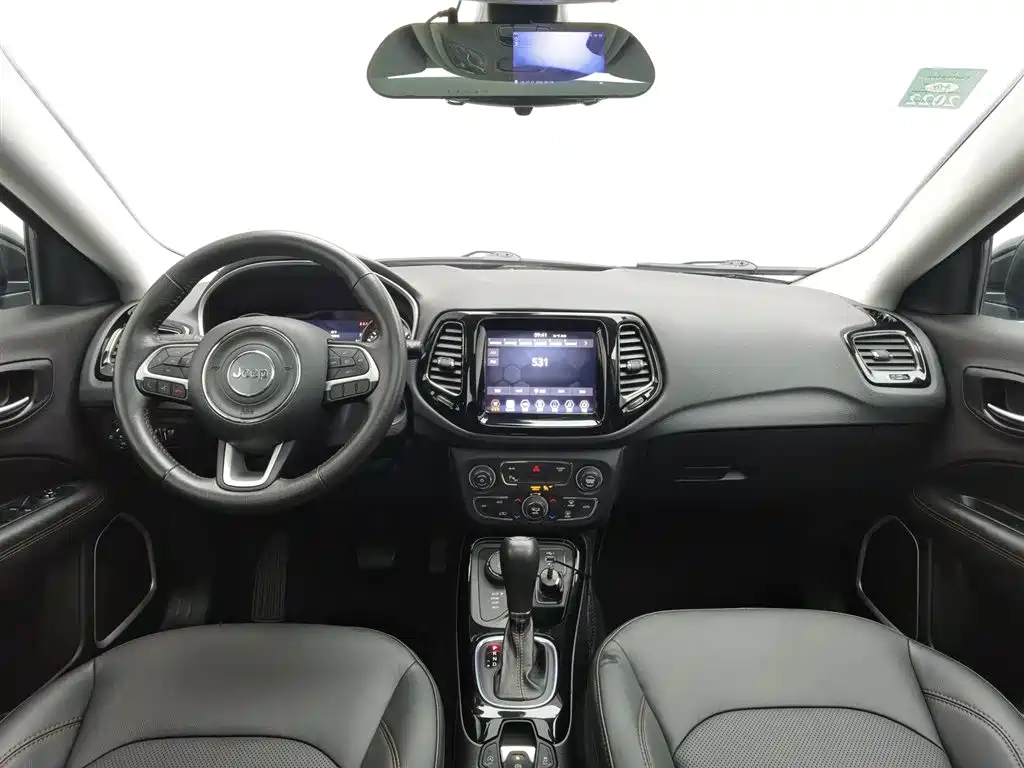 Compass 220 T Auto Home Enjoyment 4 WD