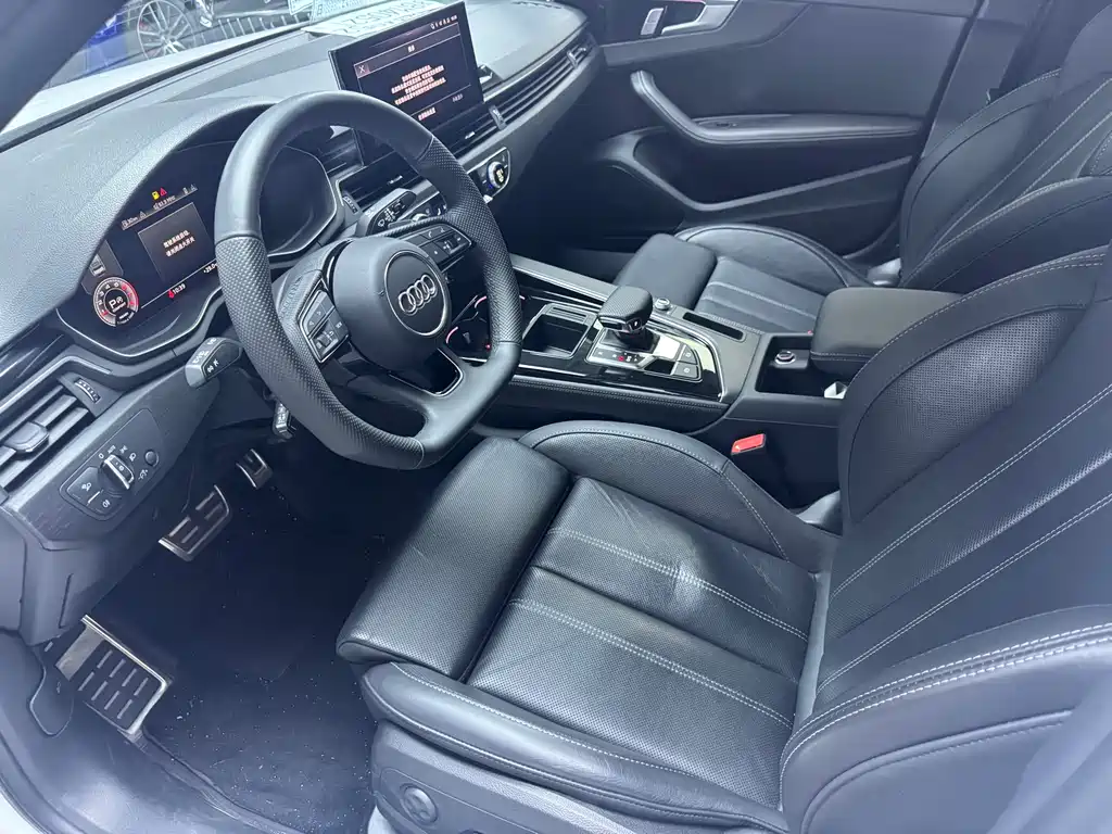 Audi A4 L 200 10 K Joy 40 TFSI Luxury Dynamic