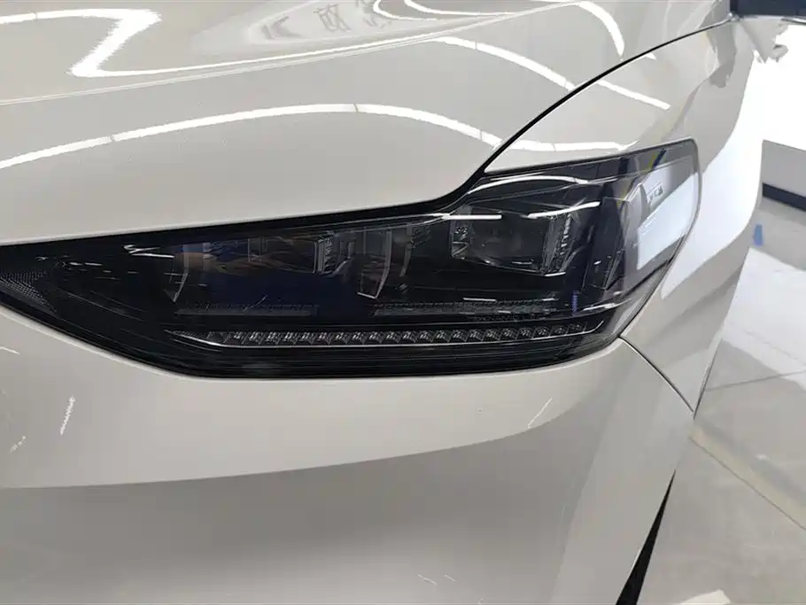 WEY VV6 2.0 T 2 WD Smart Guard +