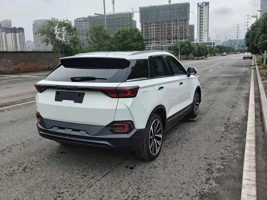 Besturn T77 230 TID Auto Premium CN-V