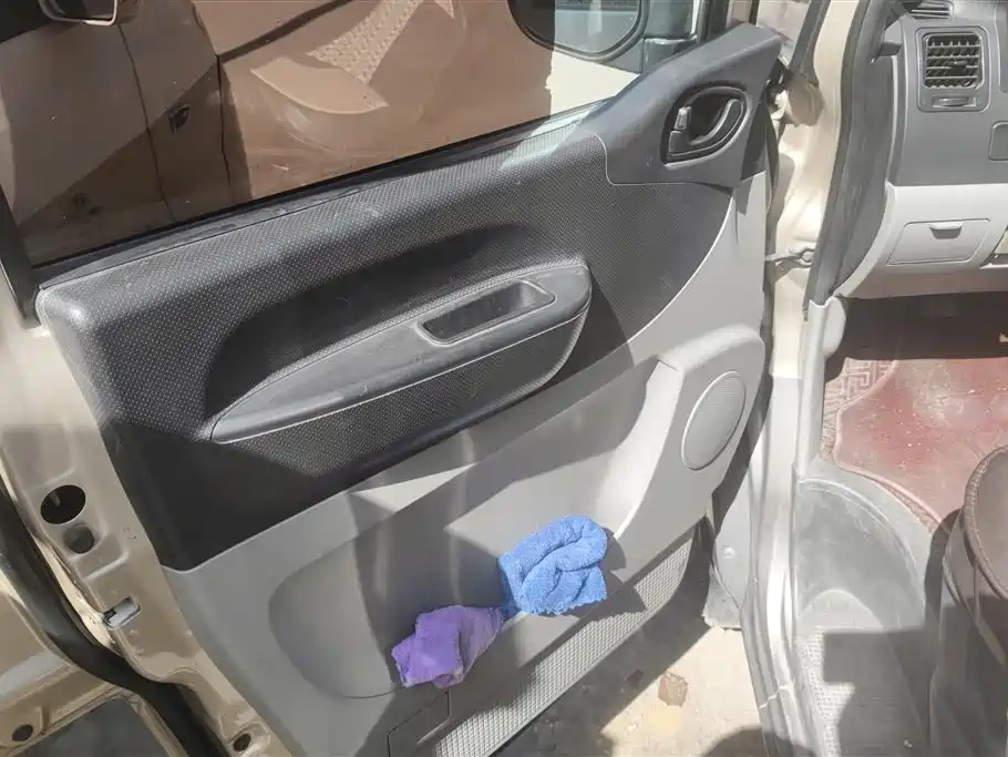 Lingzhi M3 L 1.6 L 7-seat Comfort