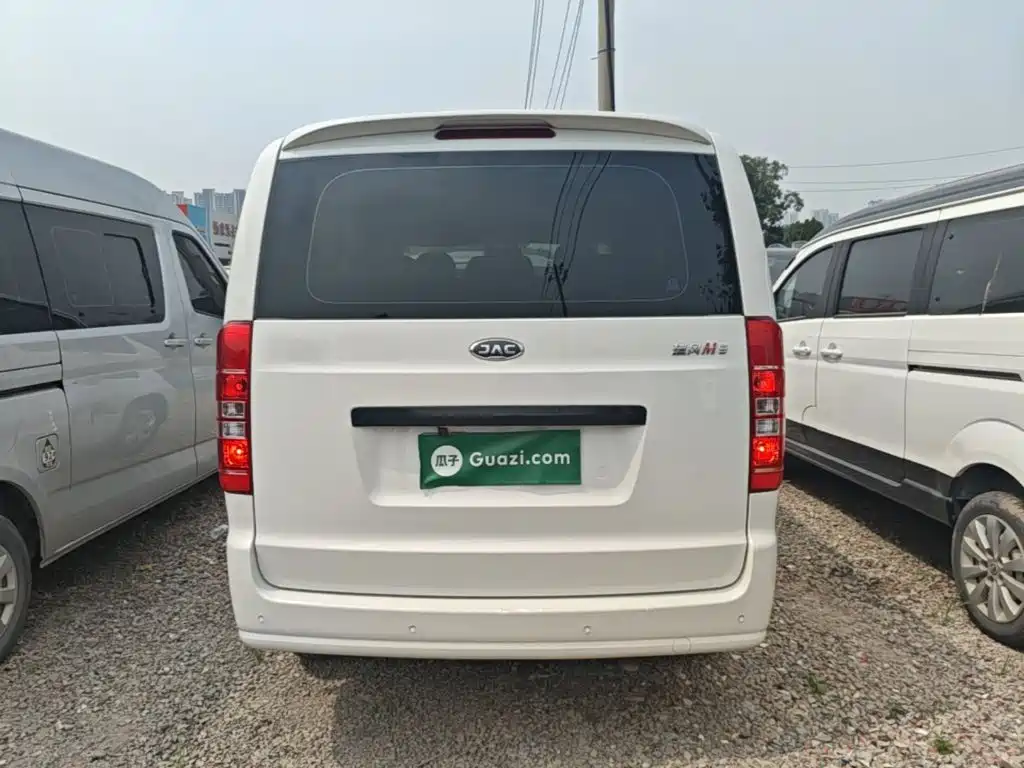 Refine M3 瑞风M3 2025款 1.8 L 手动舒适版 7/8座