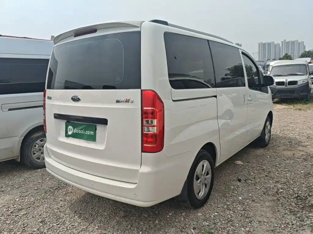 Refine M3 瑞风M3 2025款 1.8 L 手动舒适版 7/8座