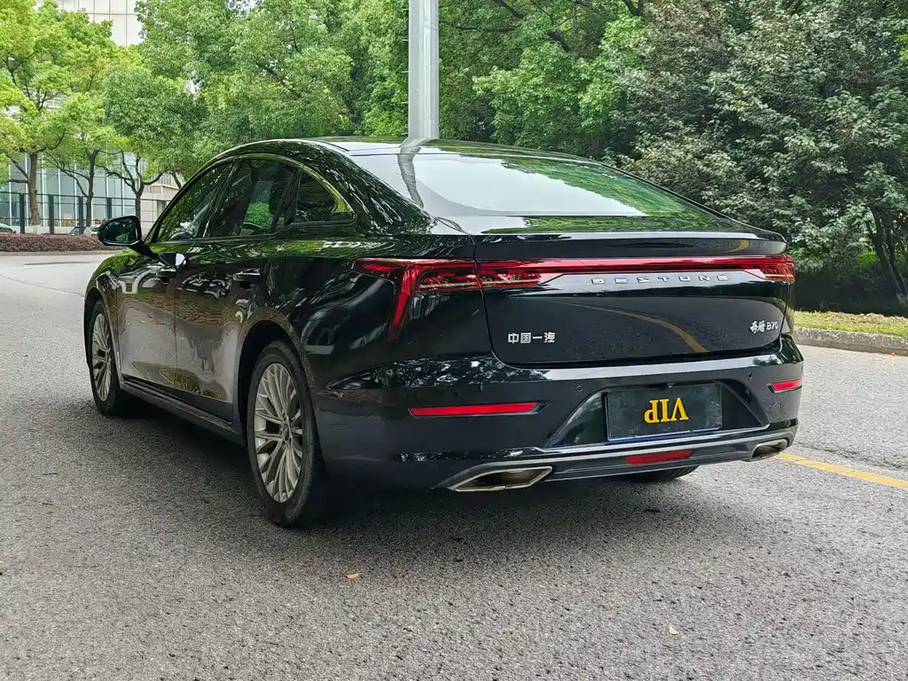 Besturn B70 3 rd Gen 1.5 T Auto Pleasure 70 Anniversary