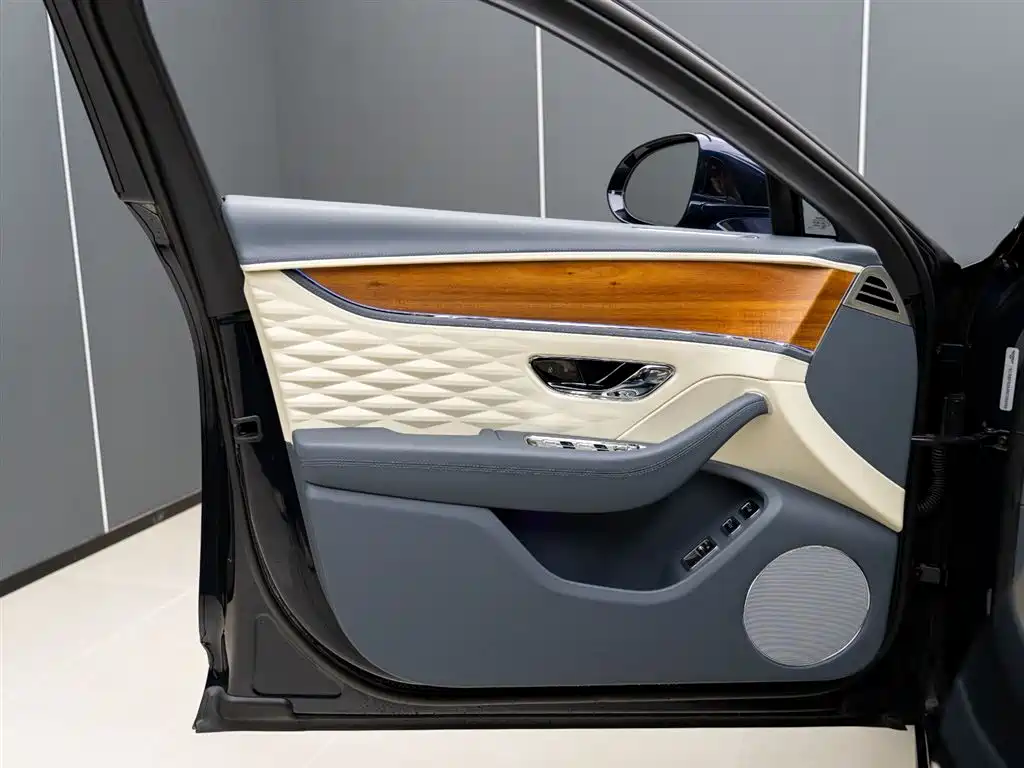 Flying Spur PHEV 2.9 T V6 Hybrid Mulliner