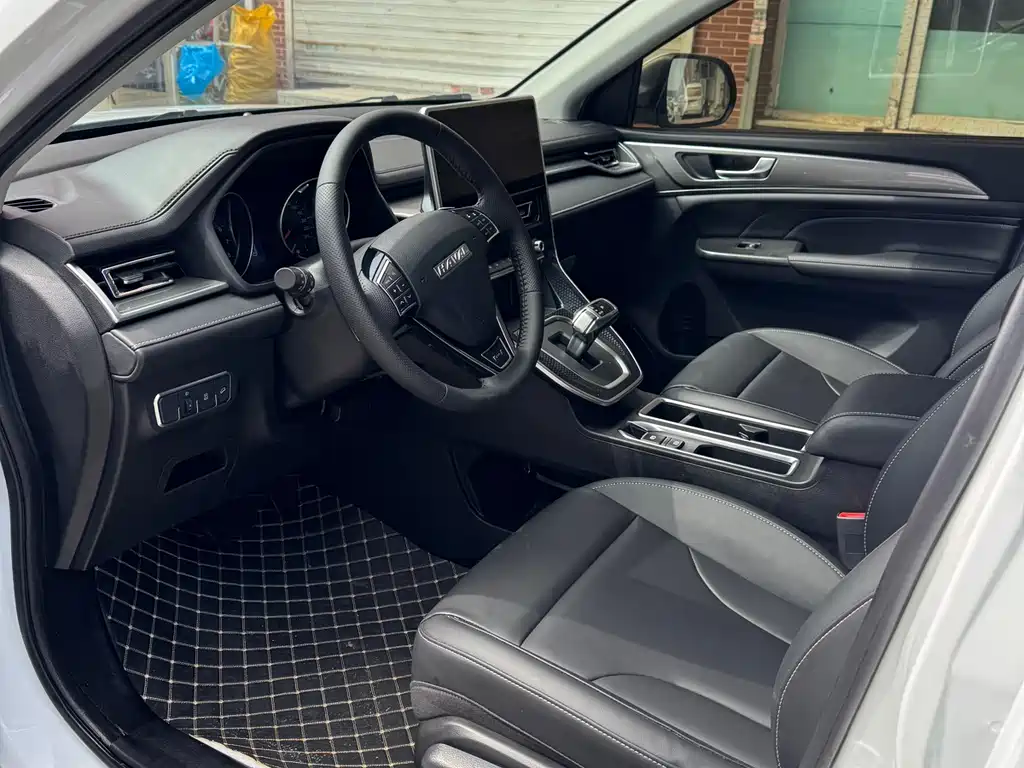 Haval M6 PLUS 1.5 T DCT Luxury Connected