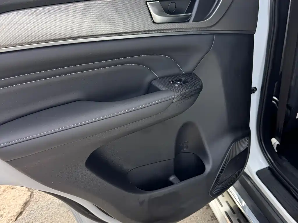 Haval M6 PLUS 1.5 T DCT Luxury Connected