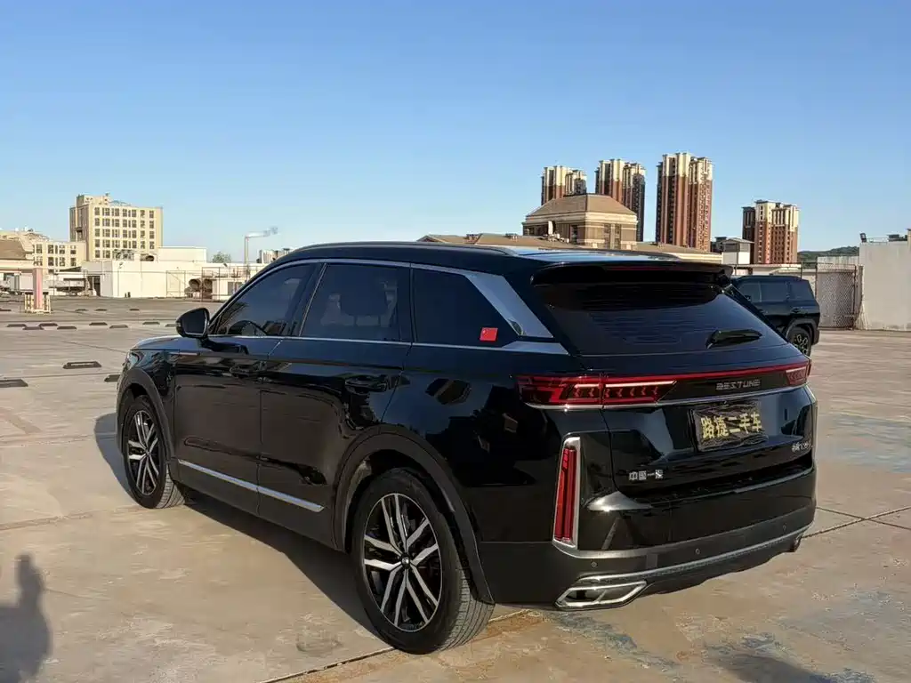 GAC Trumpchi GS8 320 T 2 WD Luxury Connected (7-seat)