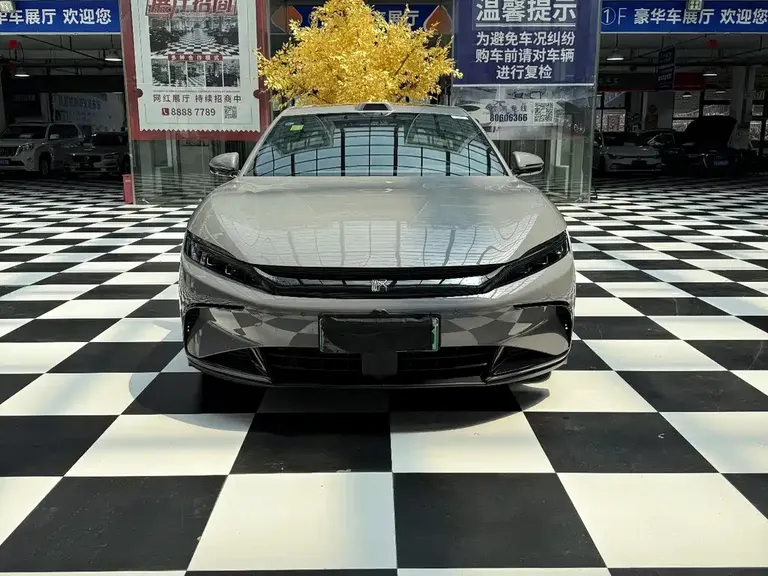 BYD Han DM-i Smart Drive 125 KM Honored