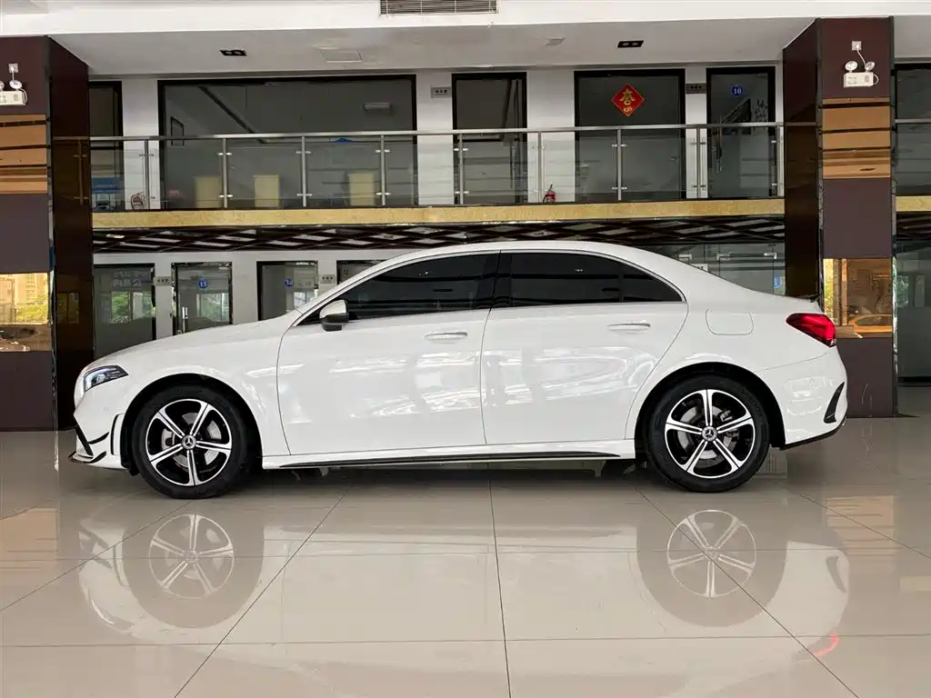 Mercedes-Benz A-Class Facelift III A 200 L Sport Sedan Fashion