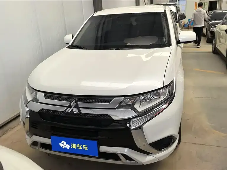 Mitsubishi Outlander 欧蓝德 2020款 2.0 L 两驱畅行版 5座