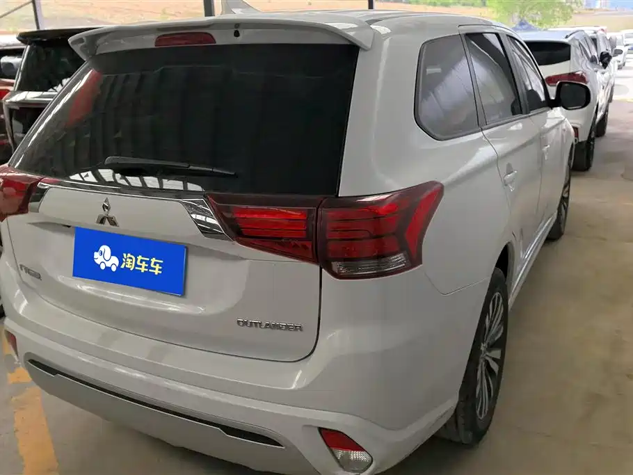 Outlander 欧蓝德 2020款 2.0 L 两驱畅行版 5座