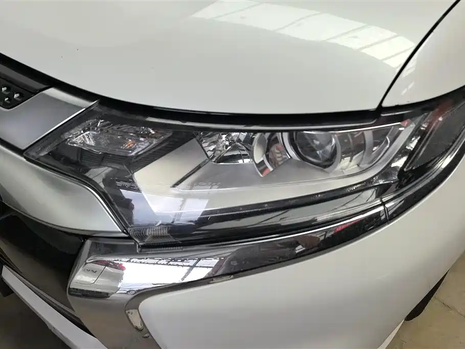 Outlander 欧蓝德 2020款 2.0 L 两驱畅行版 5座