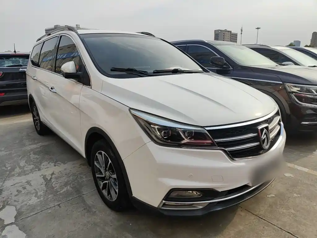 Baojun 730 1.8 L iAMT Luxury 7-seat