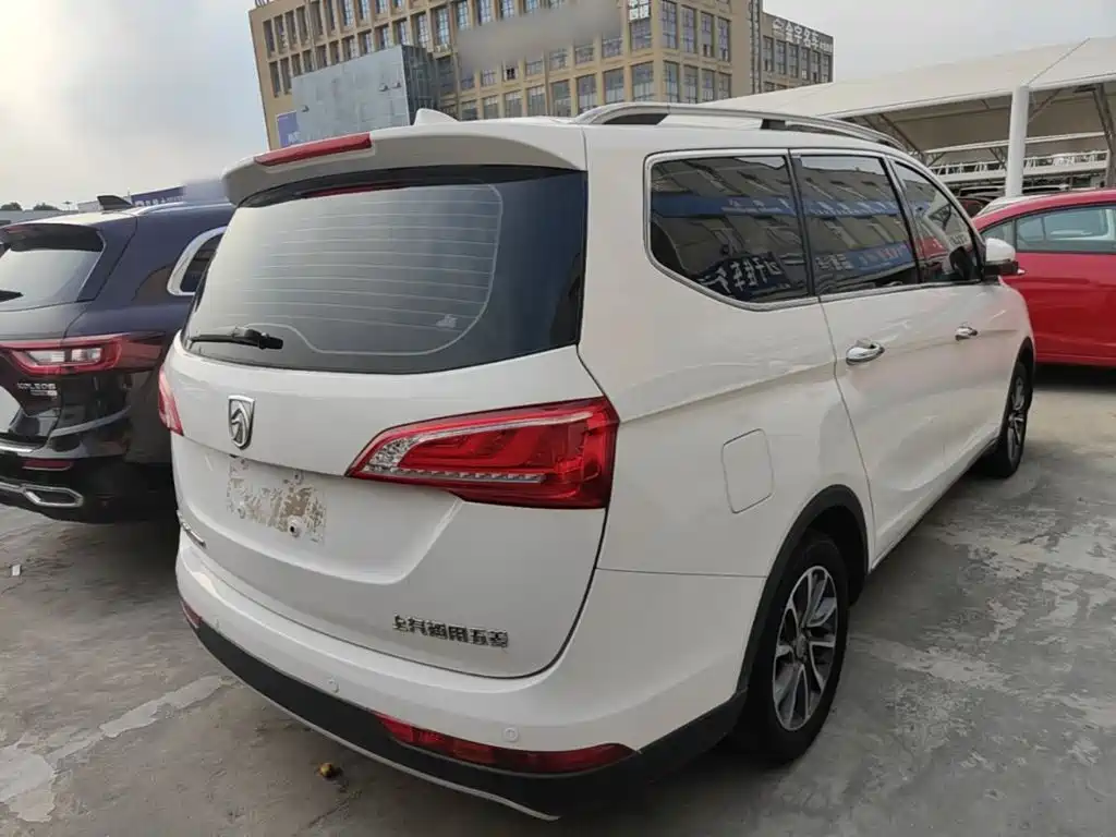 Baojun 730 1.8 L iAMT Luxury 7-seat