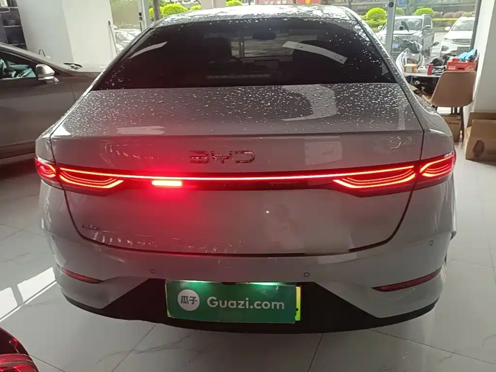 Qin PLUS DM-i Smart Drive 55 KM Leading