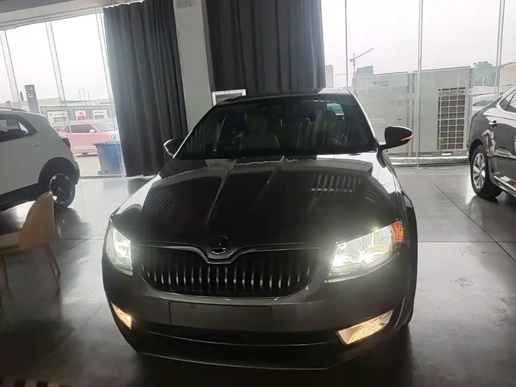Octavia 1.4 TSI DSG Elegant