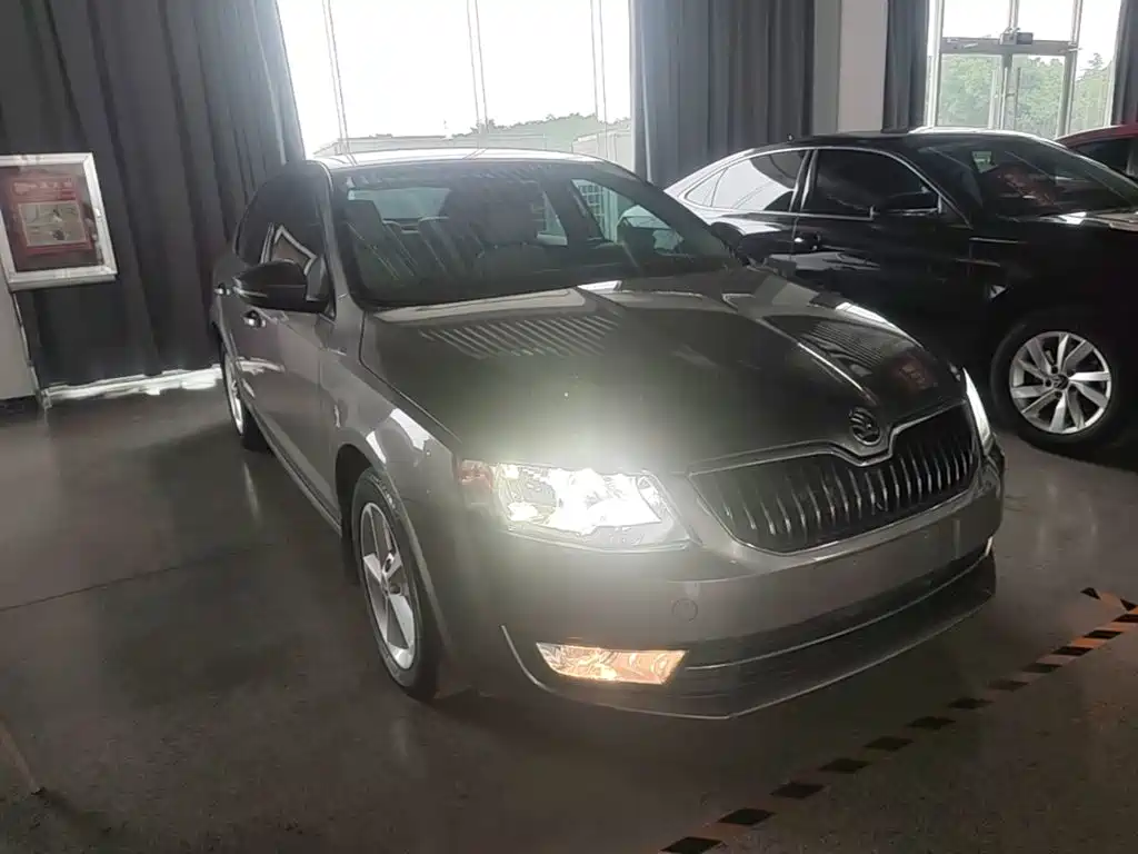 Octavia 1.4 TSI DSG Elegant