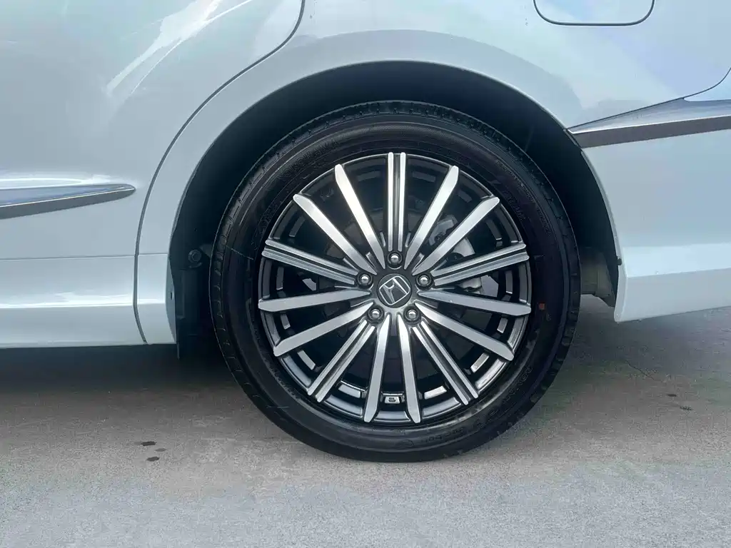 Elysion 2.0 L e:HEV Luxury