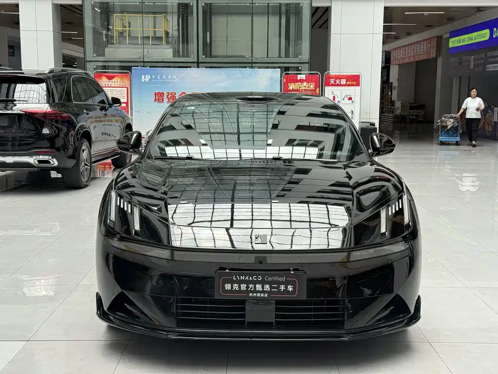 Lynk & Co 10 EM-P 领克10 2025款 240四驱Ultra