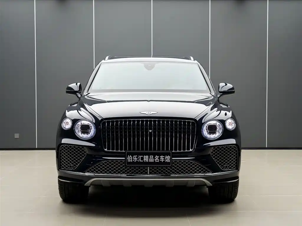 Bentayga 4.0 T V8 LWB Range