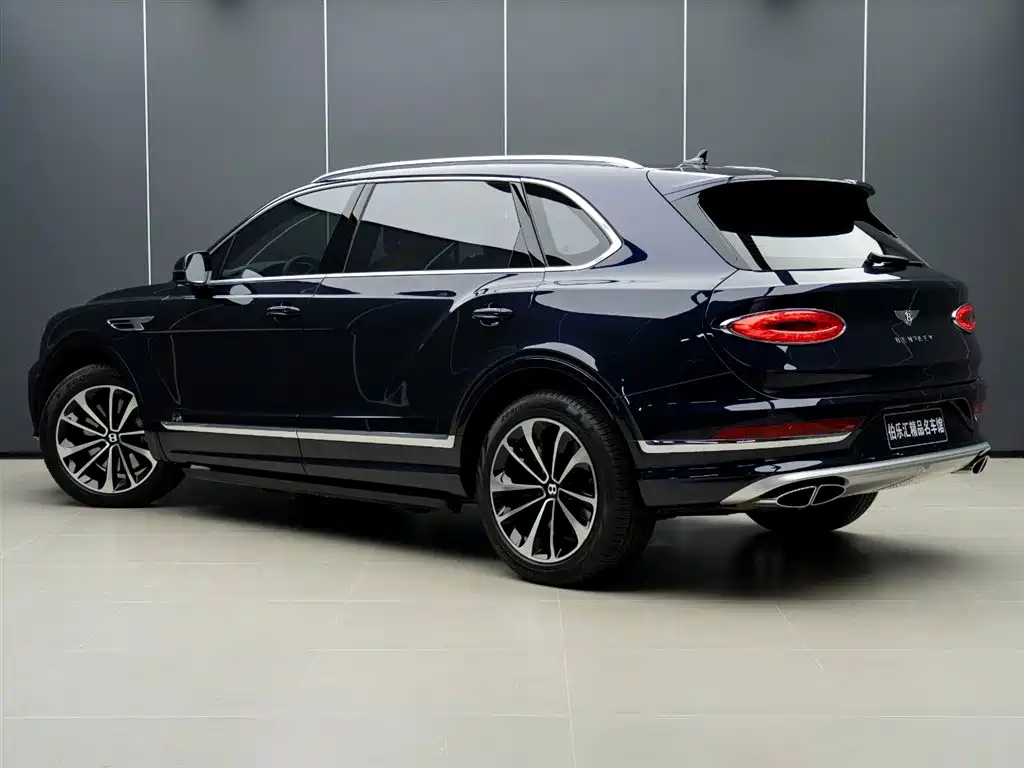 Bentayga 4.0 T V8 LWB Range