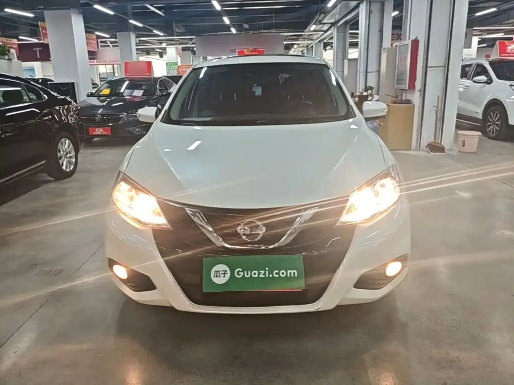 Tiida 1.6 L CVT Smart Travel