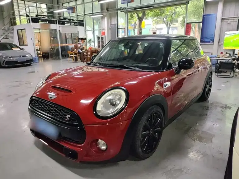 MINI 2.0 T COOPER S Pioneer