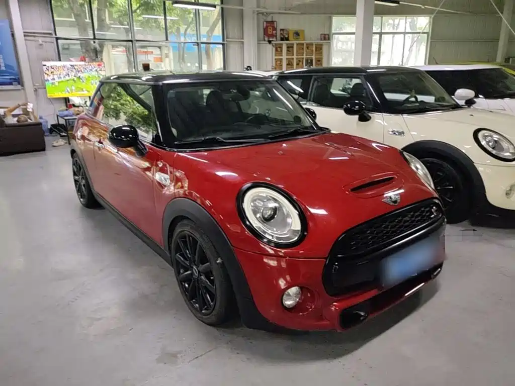 MINI 2.0 T COOPER S Pioneer